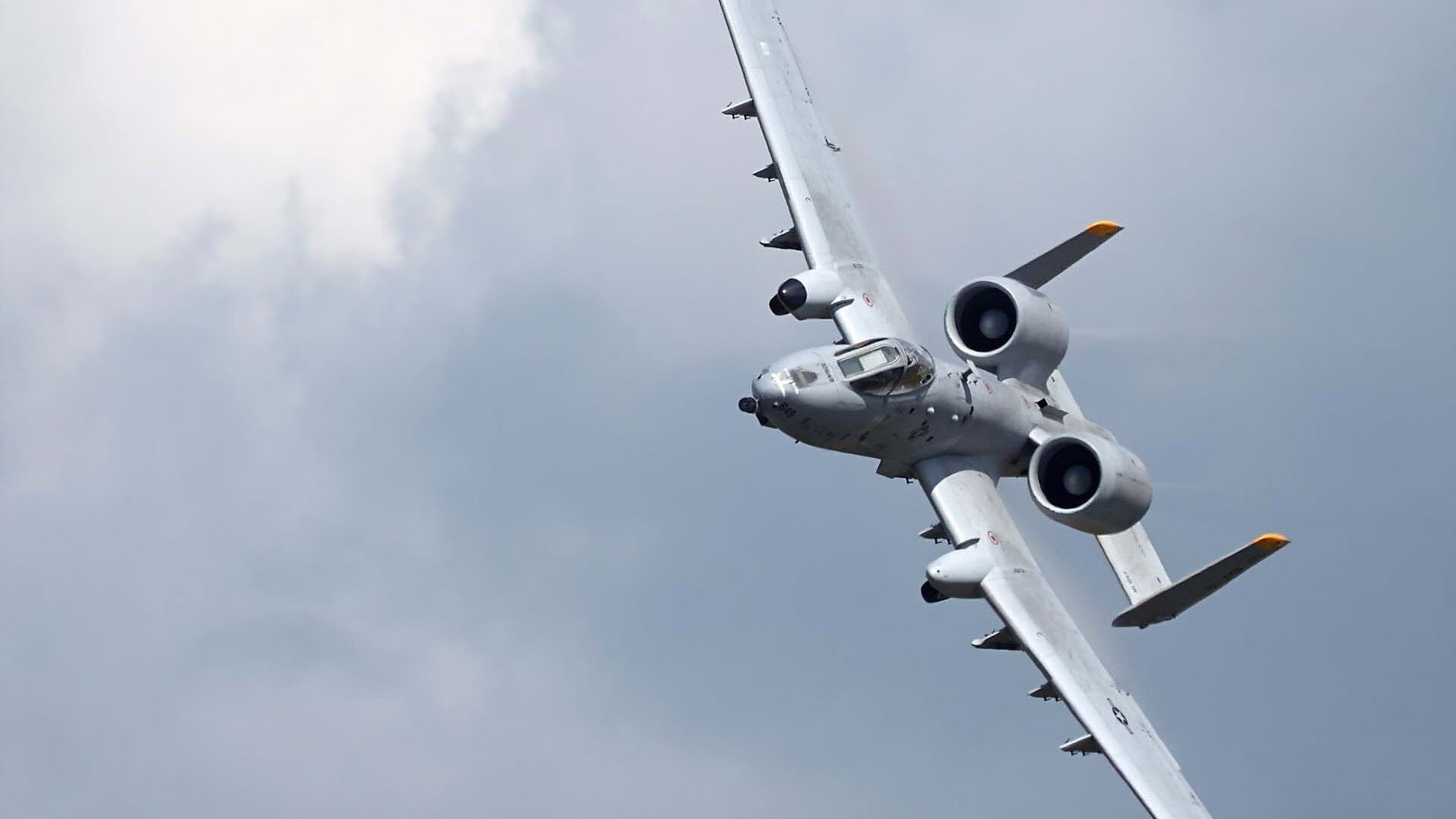 王霜闪耀欧洲赛场 助攻帽子戏法引热议，王霜打进了中国球员在欧冠中的首球