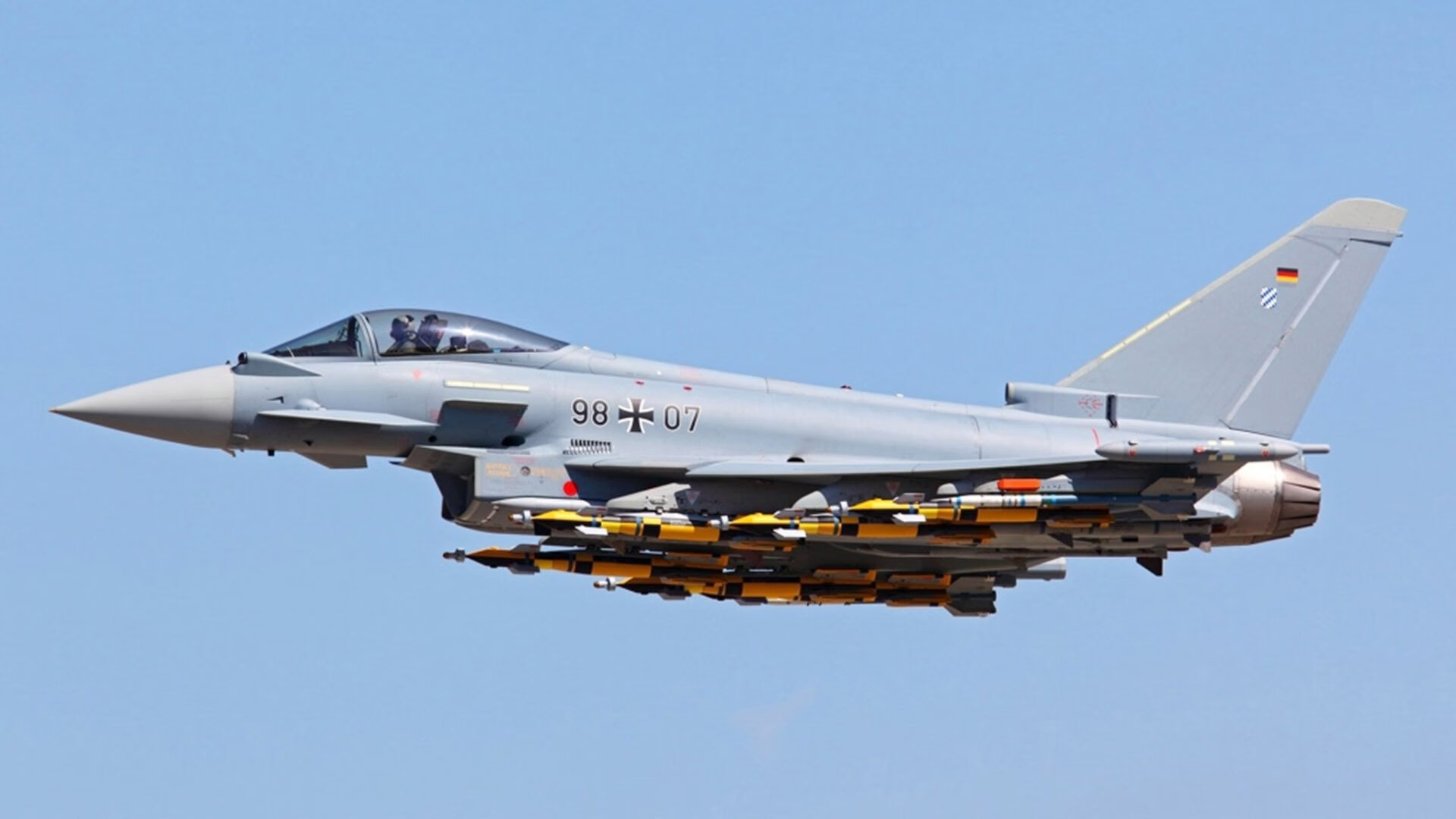 足球文化如何实现传承与发展，足球文化精神传播